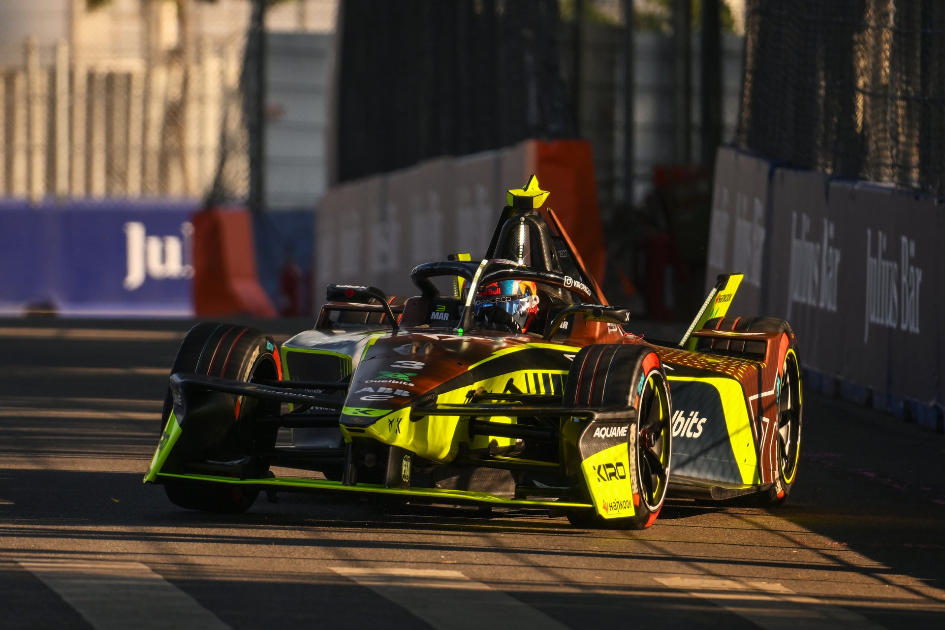 POWERING
ELITE TEAMS