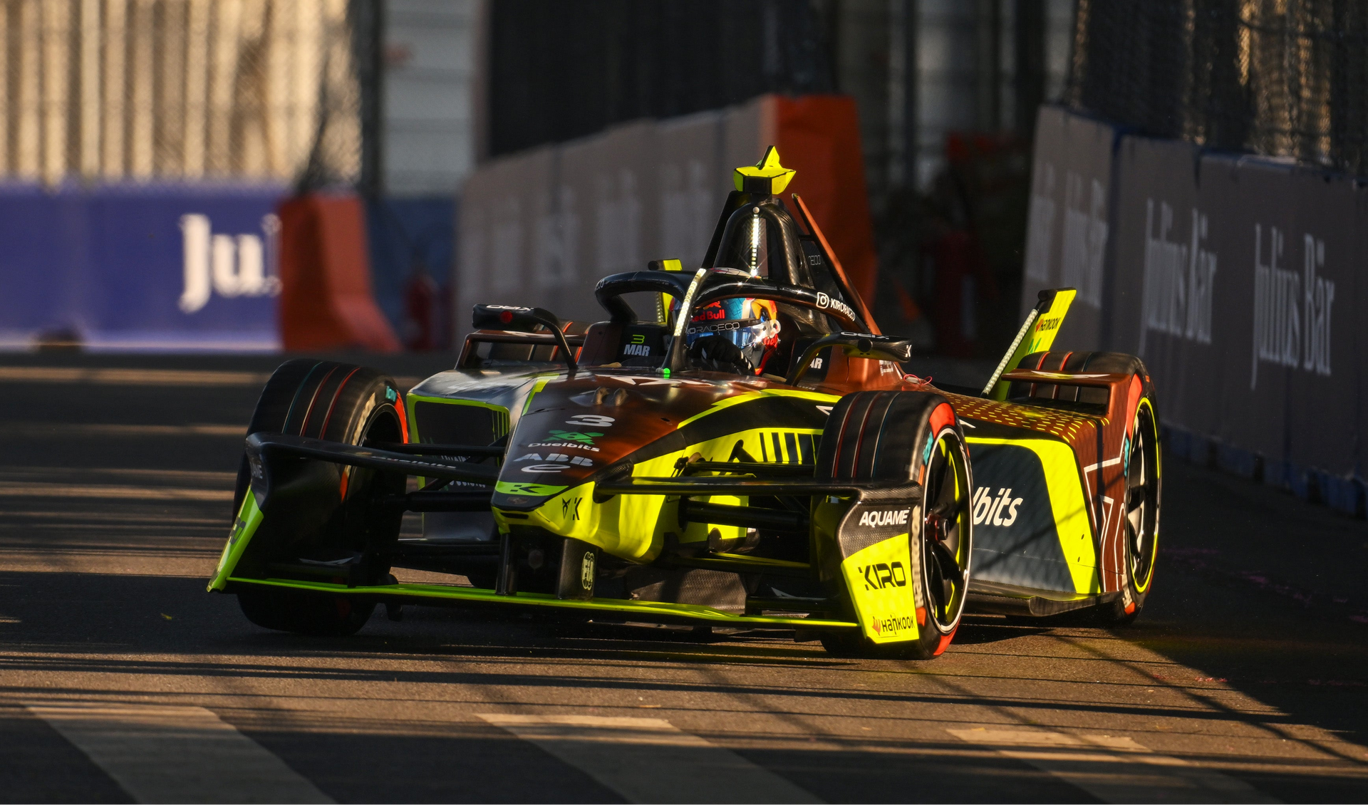 POWERING
ELITE TEAMS